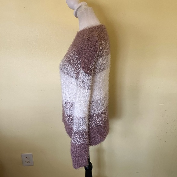 So Cozy Women's Sweater in Purple and White Size XS - Picture 5 of 5